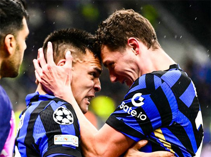 Inter Milan đánh bại Bayern để vào bán kết