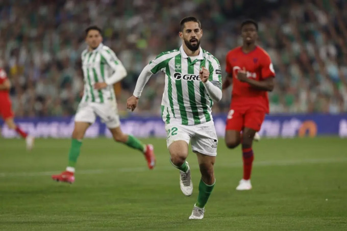 Isco sẽ vắng mặt ở trận gặp Barca