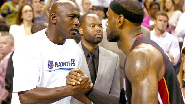 Shaquille O'Neal cho rằng LeBron James có thể ghi điểm bất cứ lúc nào như Michael Jordan 