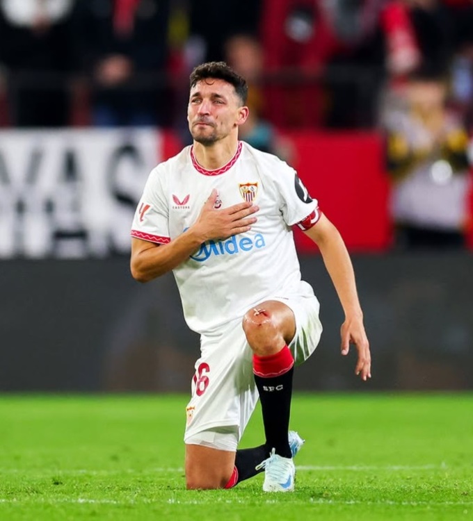 Navas trong trận đấu cuối cùng trên sân Sanchez Pizjuan của Sevilla
