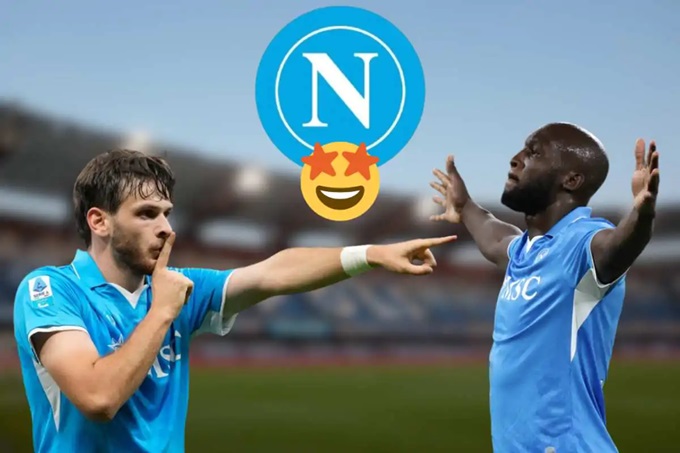 Kolo Muani ăn mừng cùng Conceicao sau bàn thắng vào lưới Inter