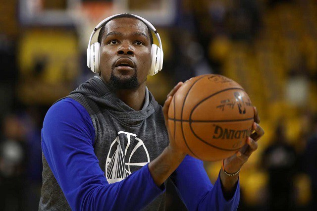 Kevin Durant đưa ra lời khuyên phũ phàng với fan hâm mộ