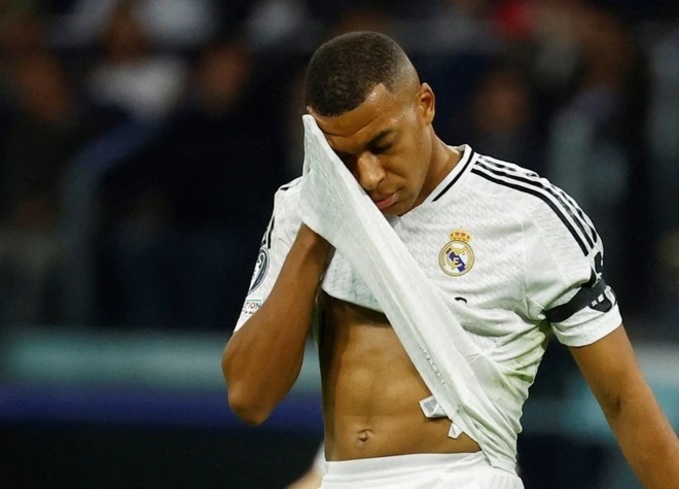 Mbappe cũng vô duyên với các trận El Clasico