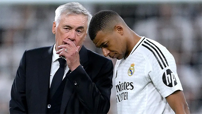 Mbappe nhận thẻ đỏ đầu tiên trong màu áo Real