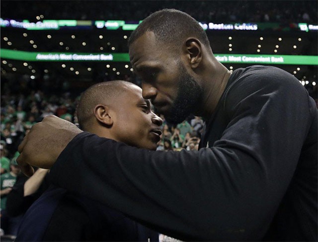 LeBron James chống lưng cho Isaiah Thomas