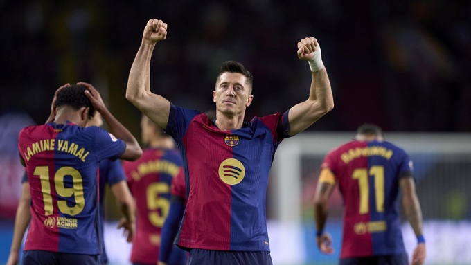 Lewandowski vẫn ghi bàn đều đặn ở tuổi 36