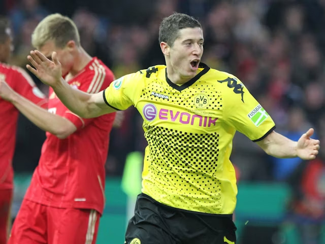 Lewandowski đã có 40 bàn thắng trong mùa giải này trên mọi đấu trường và dẫn đầu bảng xếp hạng Pichichi với 25 bàn thắng