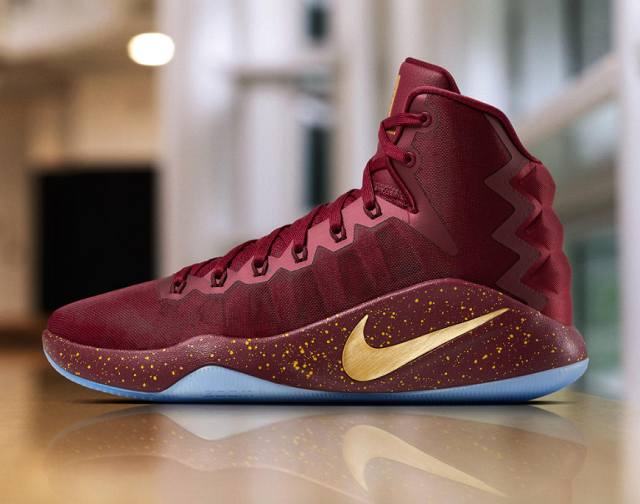 Nike Hyperdunk 2016 của Kevin Love