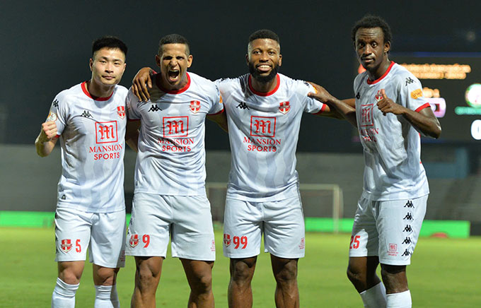 Hải Phòng nhấn chìm Bình Định sau chiến thắng 2-0 - Ảnh: Phan Tùng 