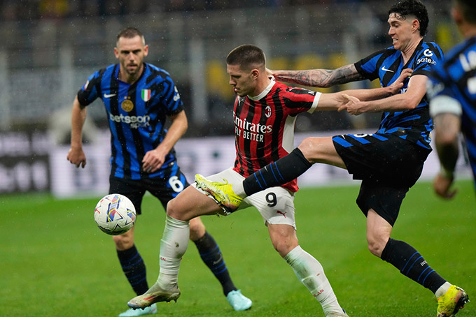 Jovic đá chính cả 4 trận gần nhất của Milan