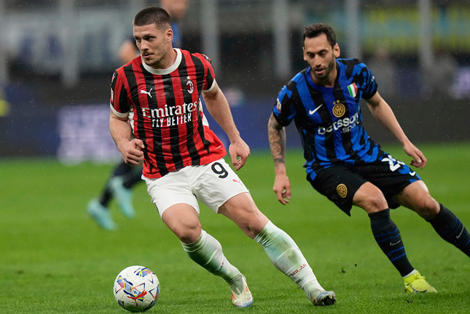 Luka Jovic lập cú đúp, đưa Milan vượt qua Inter để vào chung kết Coppa Italia