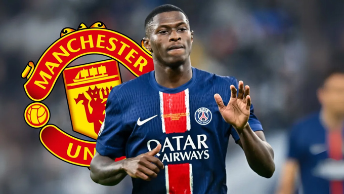 Mendes từng được MU quan tâm trong tháng 1 nhưng không mua và anh đang tỏa sáng trong màu áo PSG