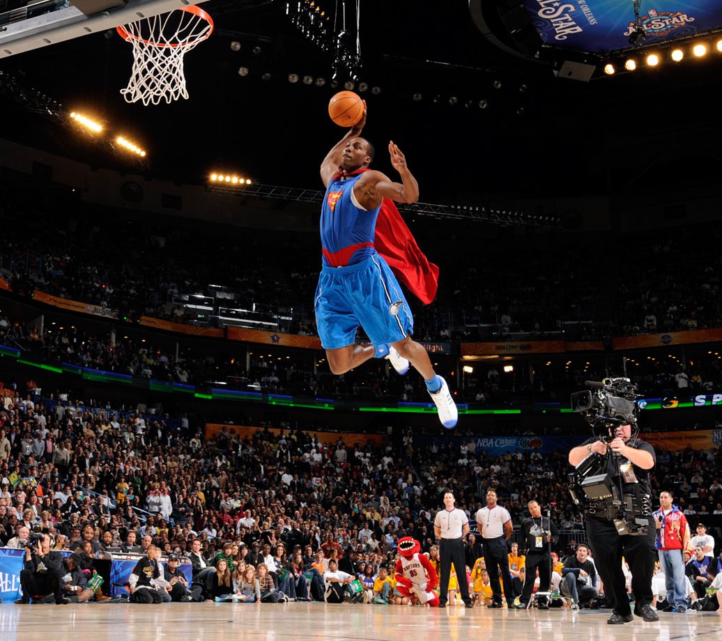 Dwight Howard từng dunk thành công với rổ cao 3m15