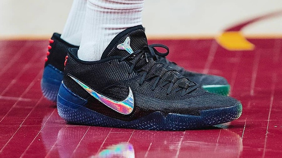 Cận cảnh Nike Kobe A.D NXT 360 trên chân DeMar DeRozan.