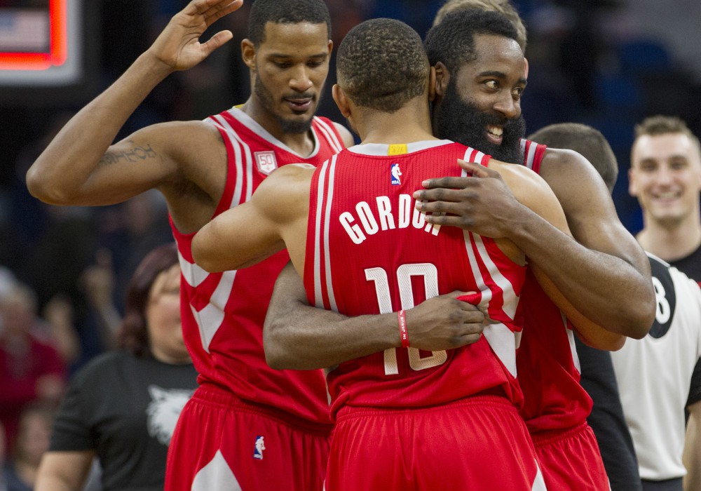 Trevor Ariza và Eric Gordon đang hỗ trợ đắc lực cho James Harden
