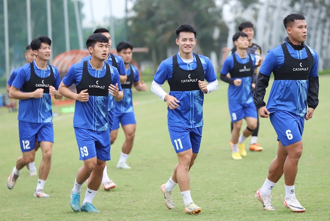 PVF CAND cũng tích cực tập luyện cho vòng 15. Ảnh: FBNV