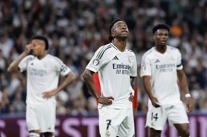 Carlo Ancelotti chịu sức ép từ Perez