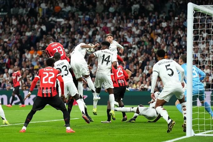 Patrick Vieira và Yaya Toure là những thần tượng của Declan Rice