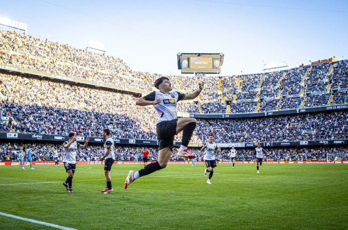 Diego Lopez đang là chân sút số 1 của Valencia mùa này với 8 bàn thắng trên mọi mặt trận.