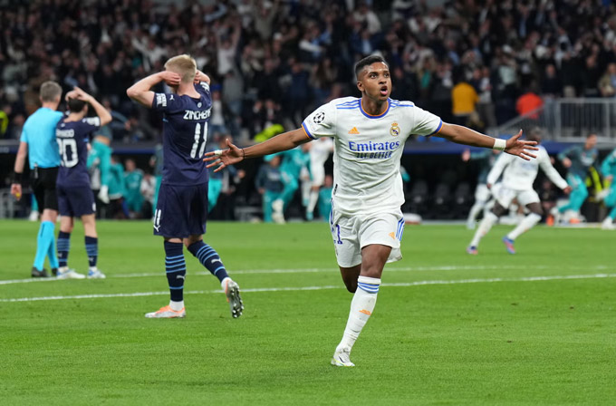 Rodrygo ăn mừng khi giúp Real Madrid ngược dòng trước Man City