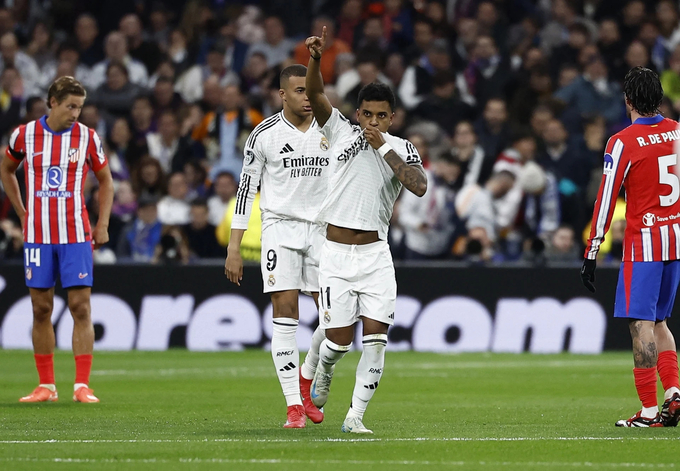 2 ông lớn của là La Liga là Real và Barca cũng nhăm nhe ăn bốn
