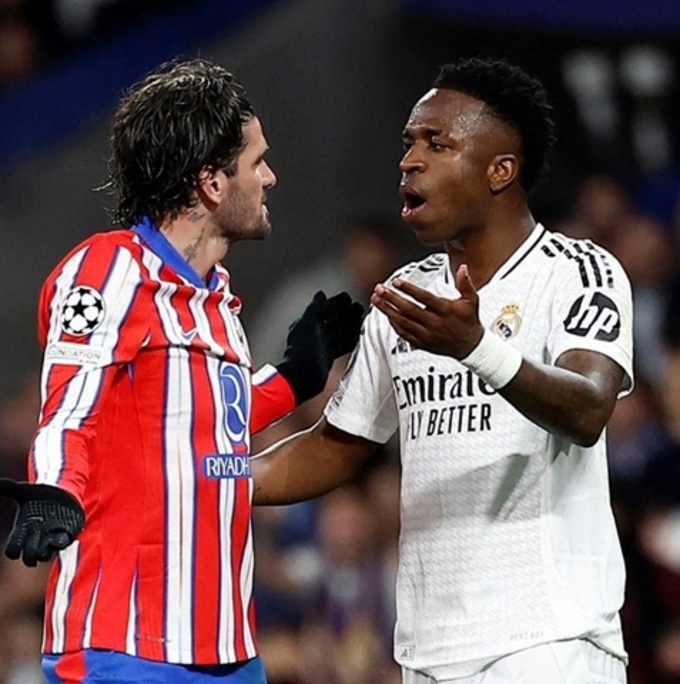 De Paul "nạt nộ" tiền đạo Vinicius Jr trong trận Derby Madrid