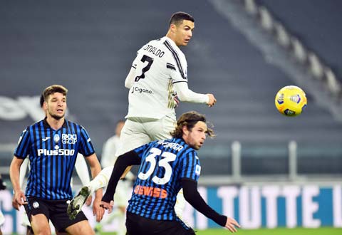 CR7 khuyên các CĐV Real hãy bảo vệ và chăm sóc Mbappe thật kỹ để trong tương lai anh sẽ mang lại cho họ rất nhiều niềm vui
