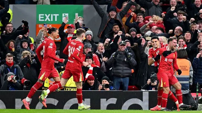 Fan Liverpool cho rằng việc để Diaz và Jota đá chính là sai lầm