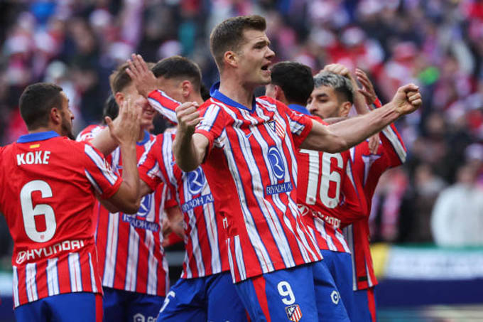 Sorloth mới chuyển từ Villarreal tới Atletico hồi mùa Hè vừa qua