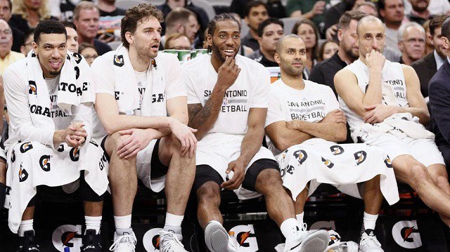 Mỗi cầu thủ Spurs đều có một loại nước ép lạnh riêng biệt
