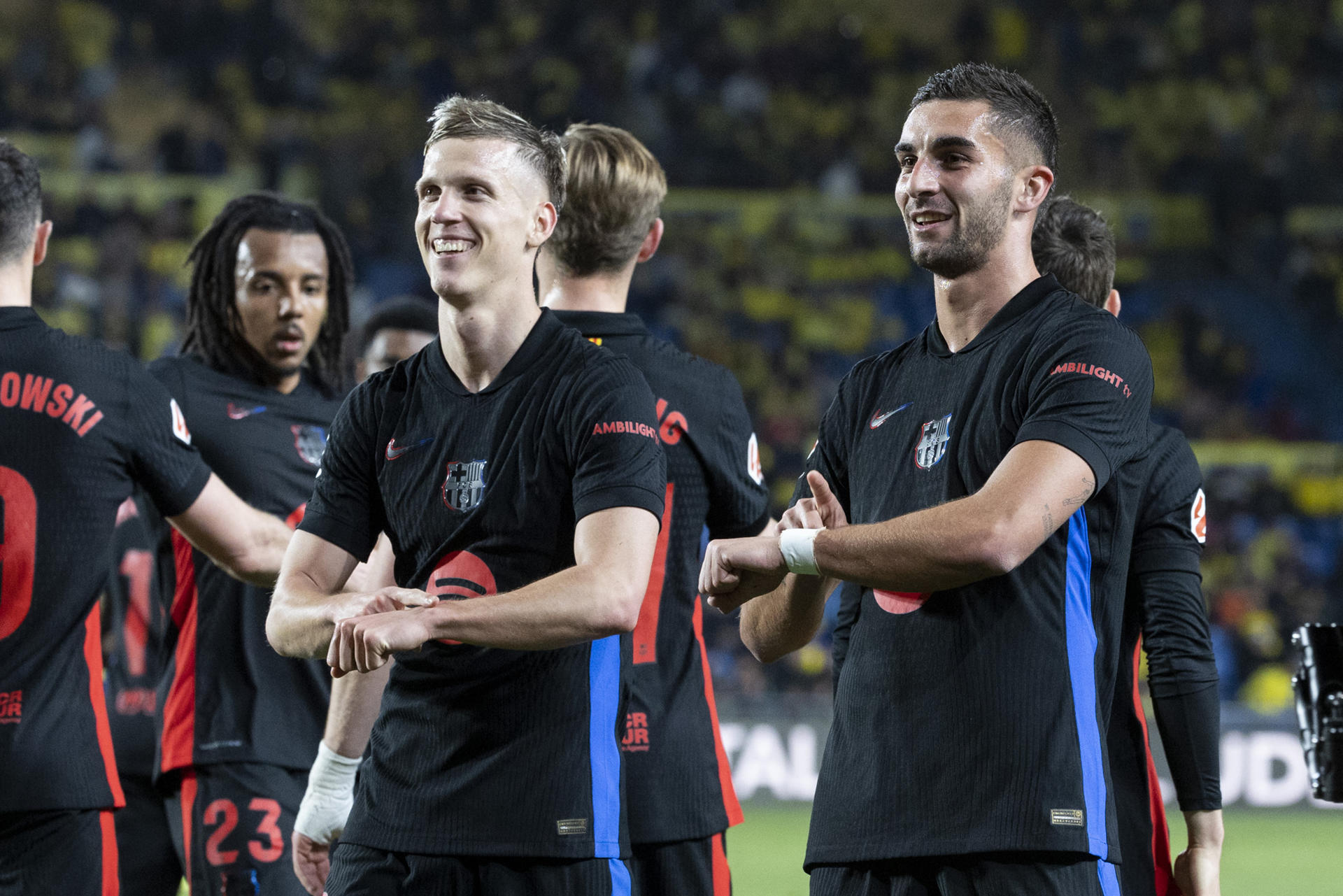 Ferran Torres và Dani Olmo - những nguồn lực mà HLV có thể thay thế cho Lewandowski