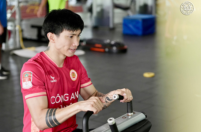 Văn Hậu đang nỗ lực tái xuất sân cỏ - Ảnh: CAHN FC 