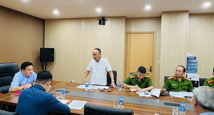 Ông Nguyễn Minh Ngọc - TGĐ Công ty VPF, Trưởng BTC các giải bóng đá chuyên nghiệp quốc gia 2024/25 chia sẻ Hội nghị triển khai công tác chuẩn bị tổ chức các giải bóng đá chuyên nghiệp Quốc gia 2025/26 - Ảnh: Đức Cường