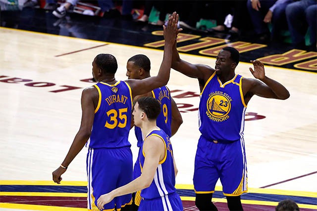 Warriors thêm Kevin Durant trở thành đội bóng không ai chống nổi